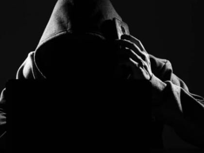 Обвинили в измене родине: жительница НАО попалась на новую уловку мошенников