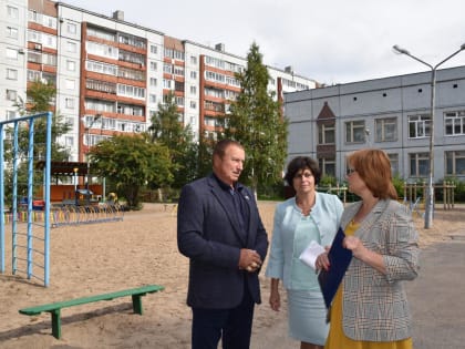 Виктор Заря и представители администрации Архангельска проверили готовность детских садов и школ к новому учебному году