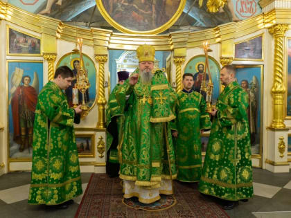 Митрополит Корнилий совершил богослужение в канун праздника блаженной Ксении Петербургской