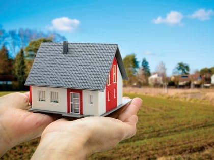 Минсельхоз временно приостановил выдачу новых кредитов в рамках "Сельской ипотеки"