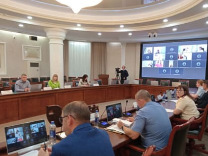 Торговлю вдоль трассы М-8 обсудили в правительстве Архангельской области