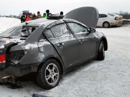 Один человек погиб и пятеро пострадали в ДТП на трассе М8 в Архангельской области