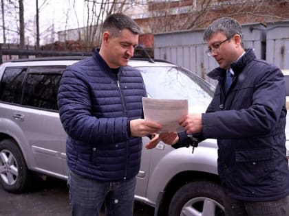 Архангельскавтодор передал Губернаторскому центру автомобиль для отправки в зону СВО