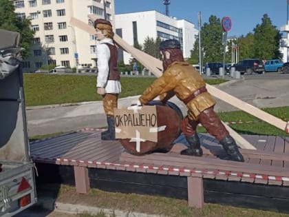 Завершилось обновление деревянных скульптур на набережной