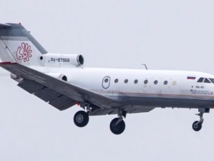 Летевший из Питера в Котлас лайнер экстренно сел в Вологде из-за треснувшего стекла