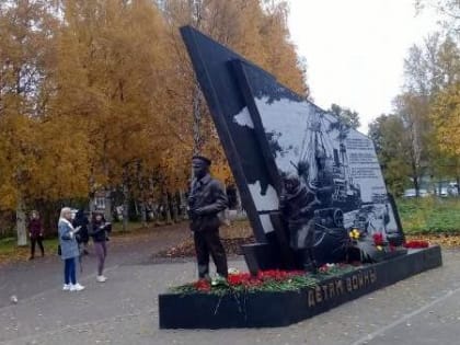 Ген патриотизма: Памятник «Детям войны» стал символом исторической связи поколений