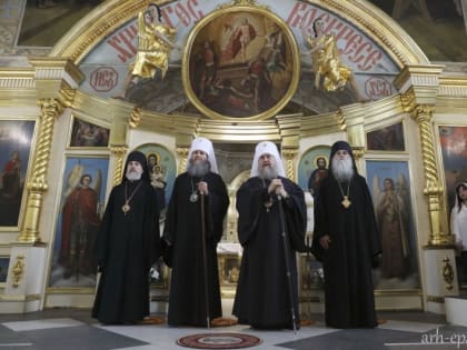 Предстоятель Православной Церкви Казахстана возглавил Литургию в Архангельске