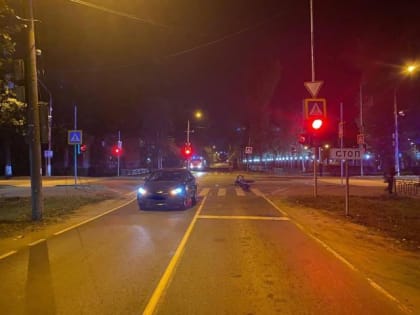 В Северодвинске столкнулись иномарка и скутер, пострадал 19-летний водитель скутера