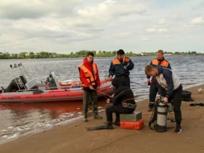 Купальный сезон открыли ...водолазы