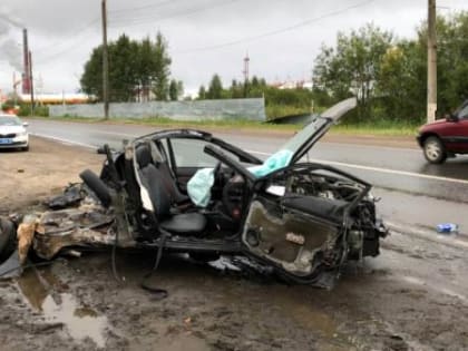 На подъезде к Северодвинску легковушка столкнулась с пассажирским автобусом