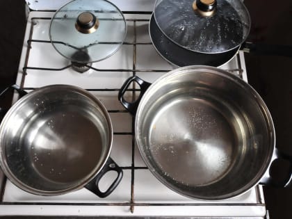 В Архангельске продолжаются отключения горячей воды: ищите свои адреса