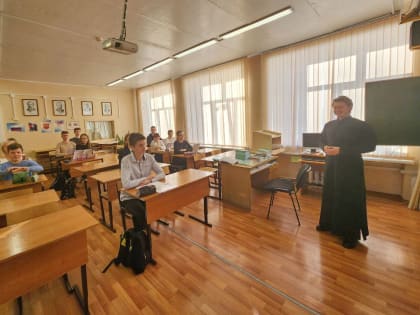 Студенты Московской духовной академии в День православной молодежи пообщались со школьниками в Мирном