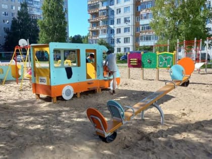 Для детских площадок Маймаксы закупают новое оборудование