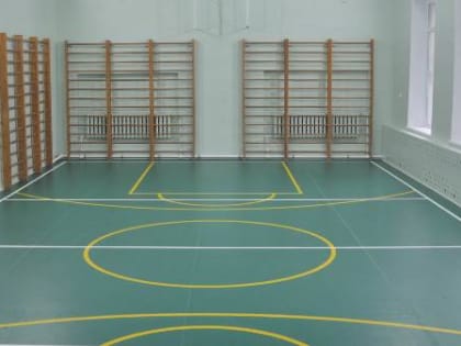 Партпроект «Детский спорт»: В Приморском районе обновляются спортзалы в школах