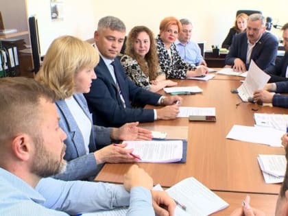 В областном Собрании депутатов сегодня обсуждали новую налоговую систему