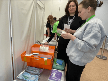 «Профессионалы»: в Архангельске будущие медики демонстрируют навыки в компетенции «Лечебная деятельность»