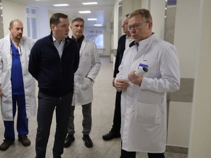 Александр Цыбульский посетил обновленные отделения Первой городской клинической больницы имени Е.Е. Волосевич