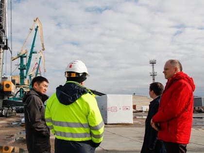 В региональном правительстве обсудили вопрос перевалки минеральных удобрений через морской порт Архангельск.