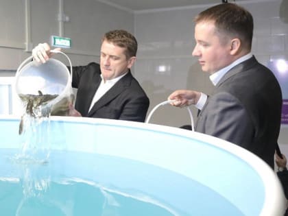 Илья Шестаков и Александр Цыбульский посетили центр развития аквакультуры САФУ