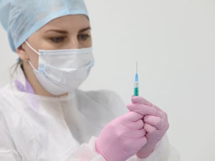 Жители Архангельской области могут сделать прививку от гриппа в своей поликлинике
