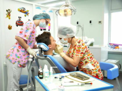 9 февраля Международный день стоматолога — профессиональный праздник стоматологов и зубных врачей