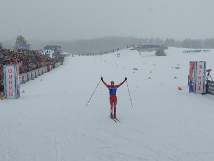 Александр Большунов завоевал золото в марафоне на чемпионате России в Сыктывкаре