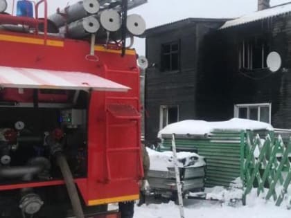 В Архангельской области пенсионерка погибла во время пожара в двухэтажном доме