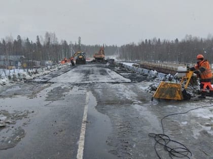 В Поморье начали разбирать основной мост через Солзу