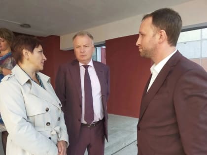 Статуя совы в гимназии №21: символ мудрости и познания