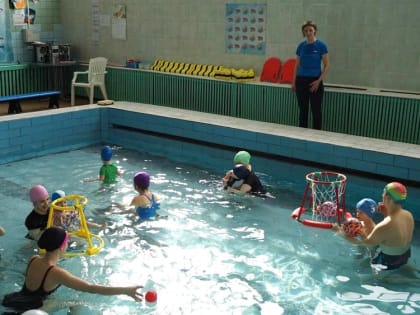 В Котласе реализуется проект для особенных детей «Здоровье в воде»