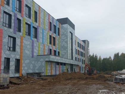 Подрядчику необходимо увеличить число строителей на возводимой в Котласе детской поликлинике