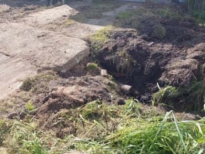 В Неноксе засекли незаконную прокладку канализационной трубы