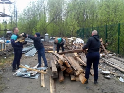 «Заслуженное поощрение»: подростки из Архангельской воспитательной колонии потрудились на пользу храма