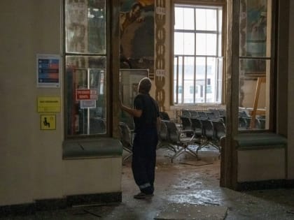В Курске беспилотник врезался в вокзал, из-за атаки начался пожар: новости СВО за 20 августа