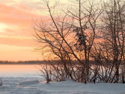Тёплая, с осадками и немного ветреная
