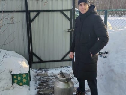 Партийцы помогают землякам