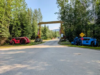 Chena hot spring entrance, time to relax in some natural springs