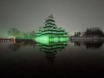 Stopped in Matsumoto to see the Matsumoto Castle illumination event. Snowfall was a bonus!