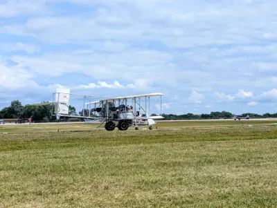 Wright Model B taxiing for takeoff