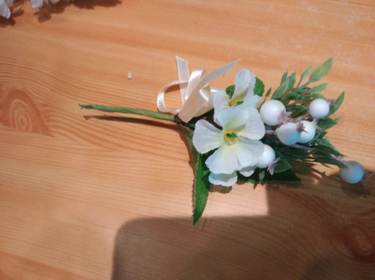 Esküvői kitűző és kardísz