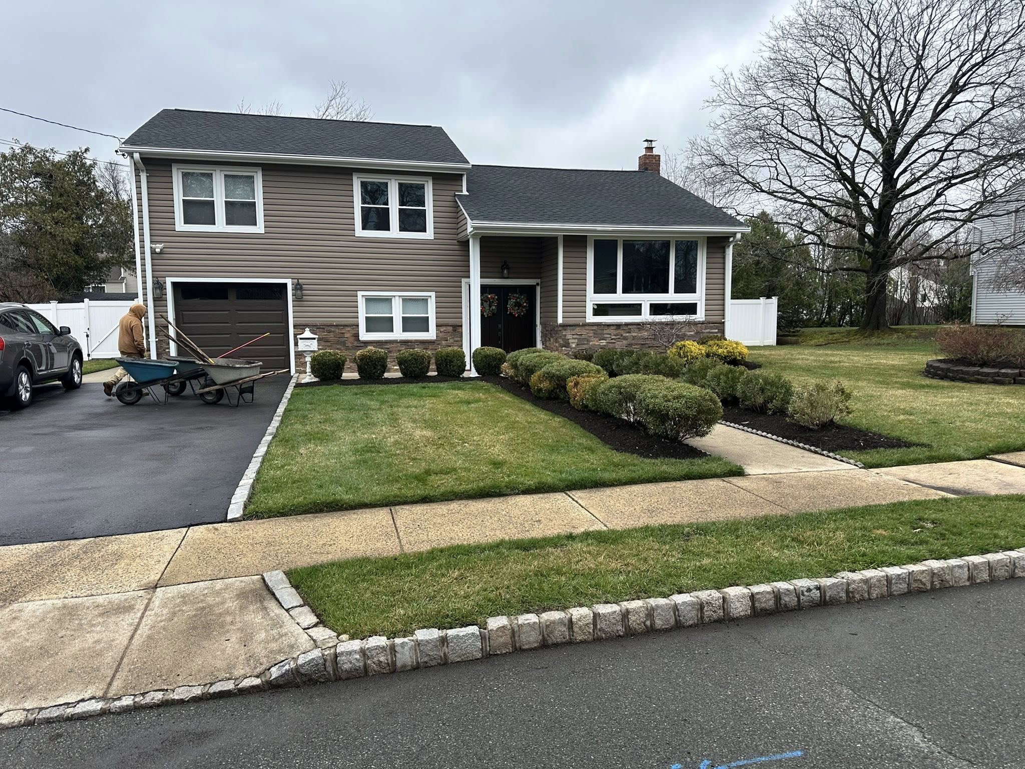Weekly Lawn Maintenance
