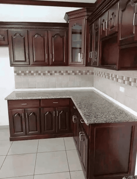 Pantry Cocina en tonalidades oscuras