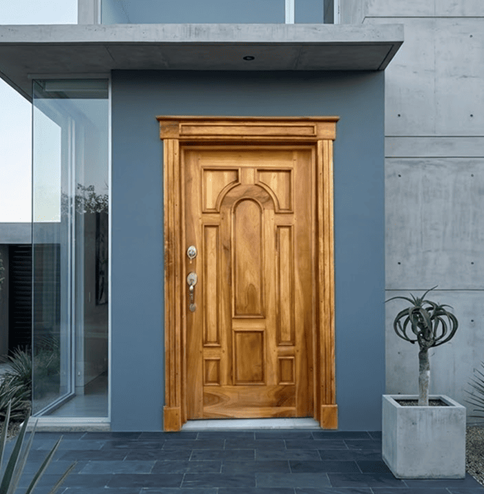 Puerta de madera en tonalidades claras