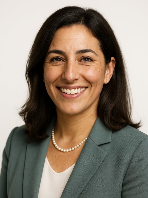 Sarah Mitchell — Luxury Property Specialist