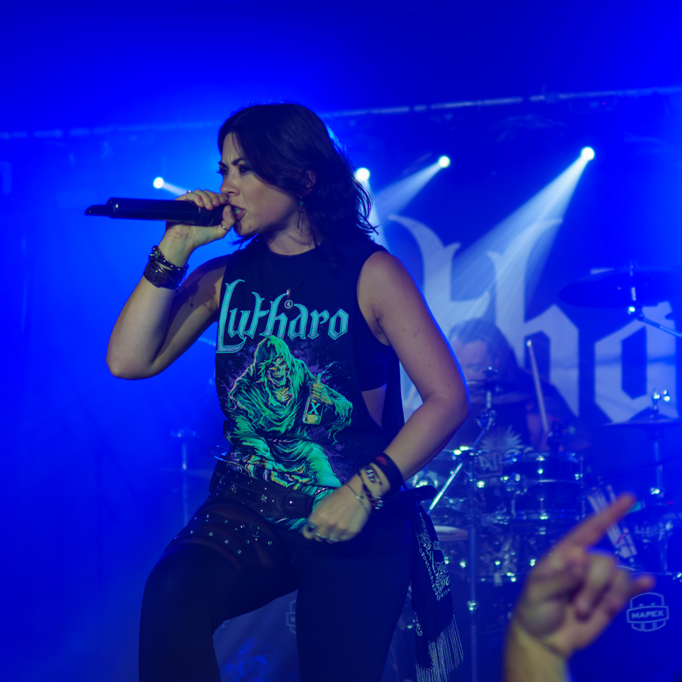 Krista Shipperbottom et le groupe Lutharo donne une performance à Québec