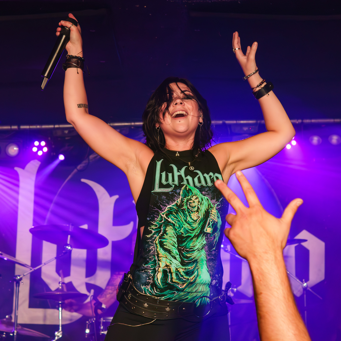 Krista Shipperbottom et le groupe Lutharo donne une performance à Québec