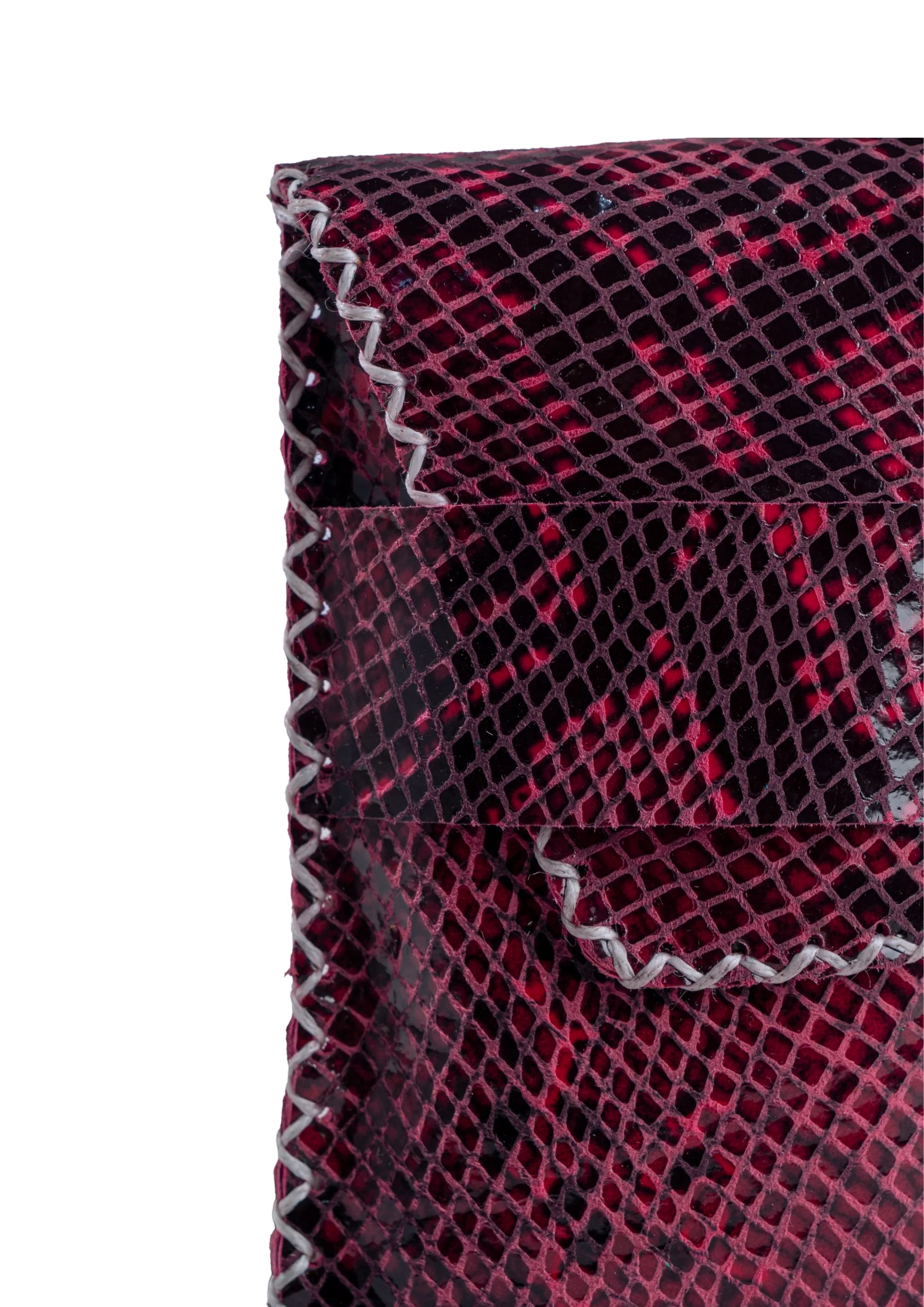 Étui Fuchsia Python - texture and finish