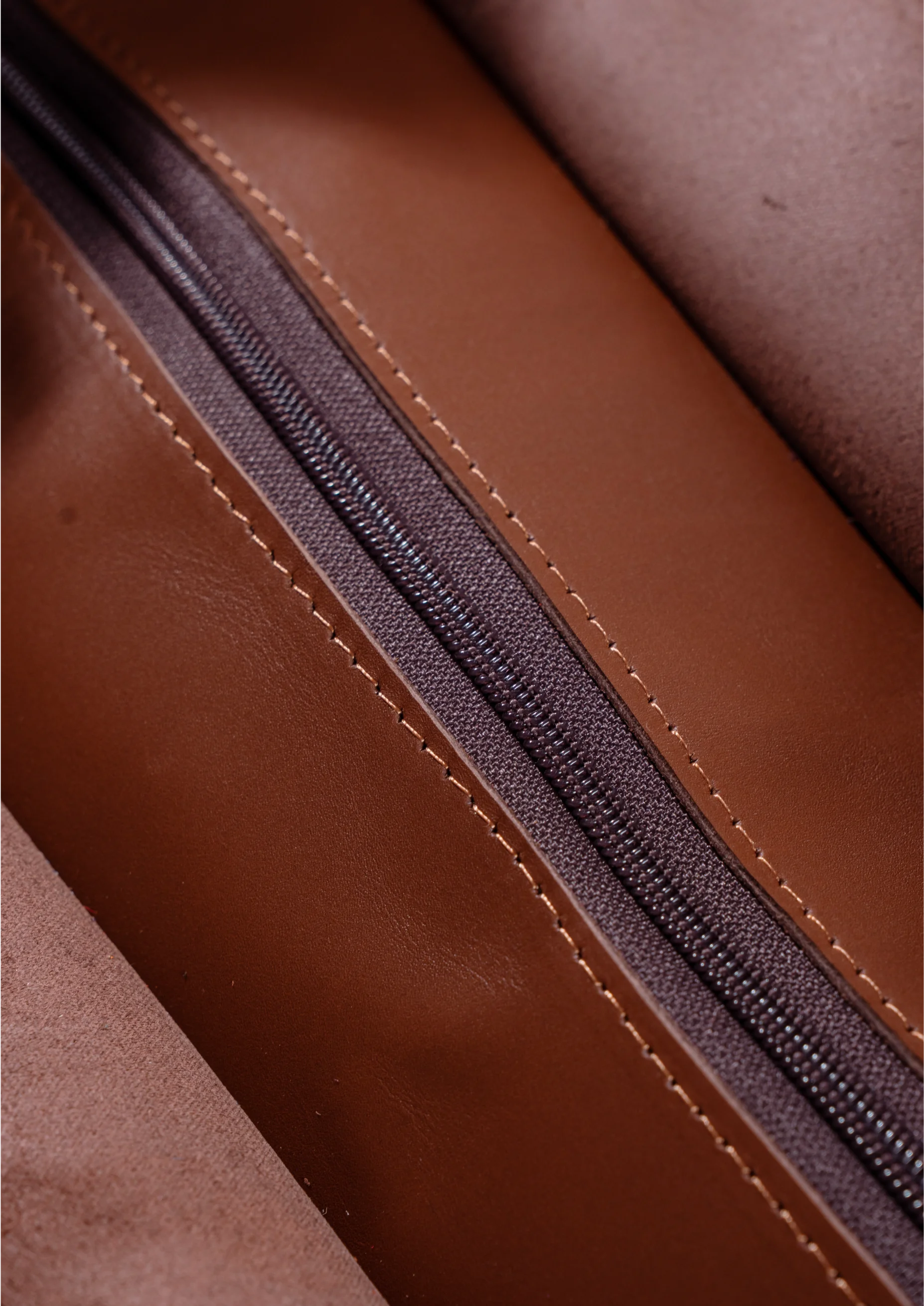 Cabas Slouchy Cacao - texture and finish