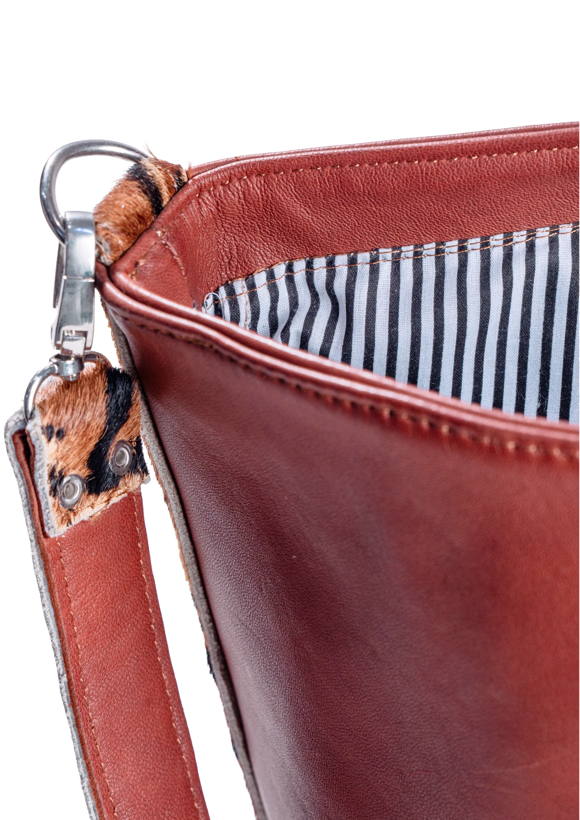 Seau Léopard - texture and finish