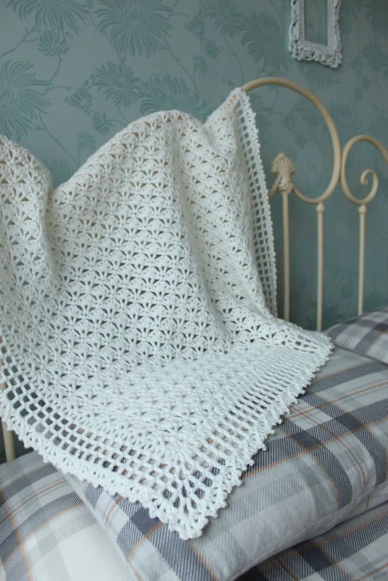 ## Lotte Lace Baby Blanket